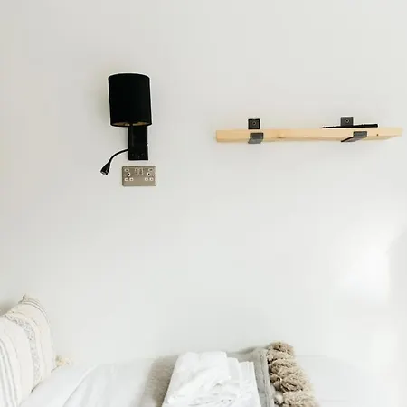 Delores Eco-pod / Treehouse, Walk To Cabot Circus