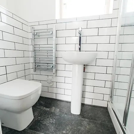 Delores Eco-pod / Treehouse, Walk To Cabot Circus 公寓 *