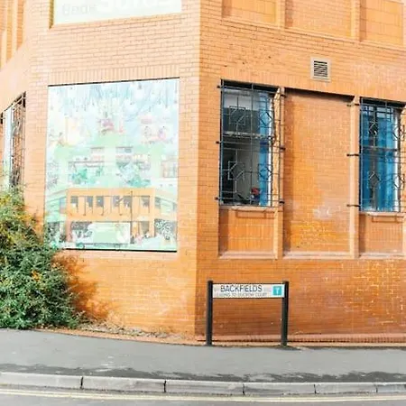 公寓 Delores Eco-pod / Treehouse, Walk To Cabot Circus