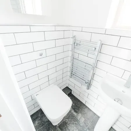 公寓 Delores Eco-pod / Treehouse, Walk To Cabot Circus *