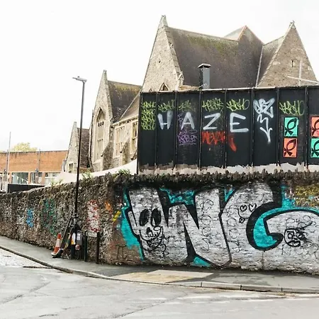 Delores Eco-pod / Treehouse, Walk To Cabot Circus * 布里斯托