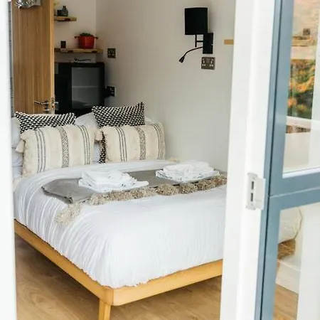 아파트 Delores Eco-pod / Treehouse, Walk To Cabot Circus 브리스틀