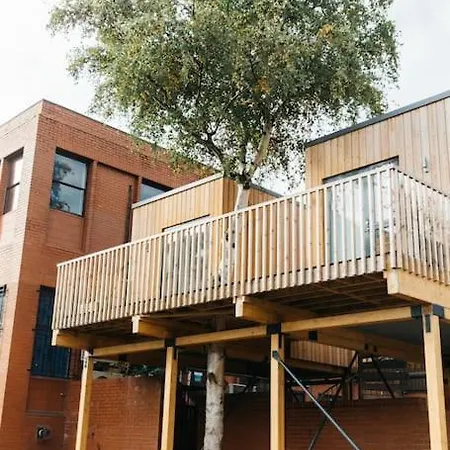 Delores Eco-pod / Treehouse, Walk To Cabot Circus 아파트