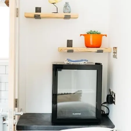 아파트 Delores Eco-pod / Treehouse, Walk To Cabot Circus *