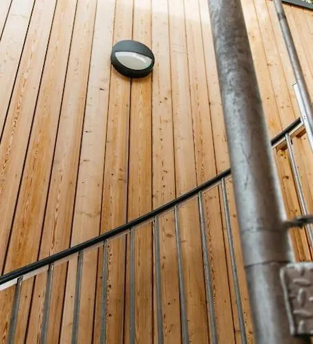 Delores Eco-pod / Treehouse, Walk To Cabot Circus * Bristol