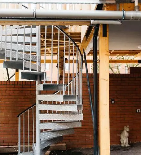 Apartament Delores Eco-pod / Treehouse, Walk To Cabot Circus Bristol