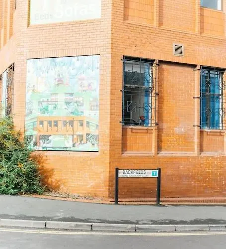 Apartament Delores Eco-pod / Treehouse, Walk To Cabot Circus