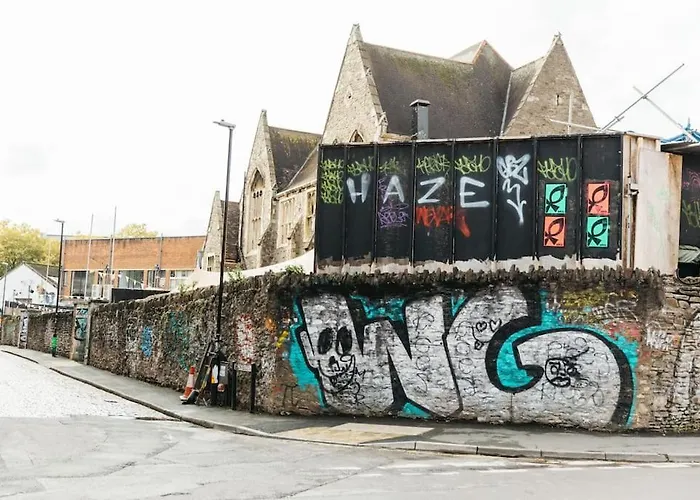 Delores Eco-pod / Treehouse, Walk To Cabot Circus * Bristol