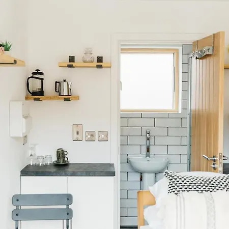 Appartement Delores Eco-pod / Treehouse, Walk To Cabot Circus *