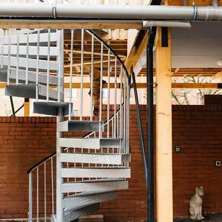 Appartement Delores Eco-pod / Treehouse, Walk To Cabot Circus Bristol
