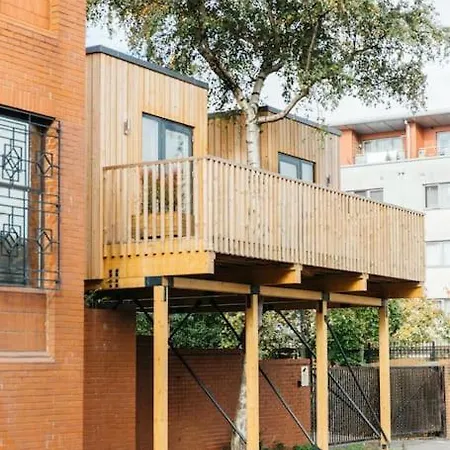 Delores Eco-pod / Treehouse, Walk To Cabot Circus * Bristol