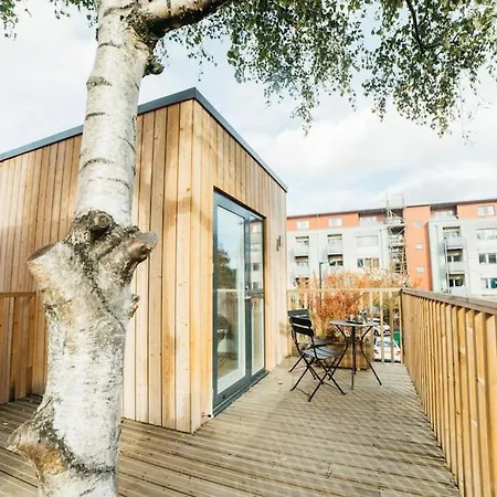 Appartement Delores Eco-pod / Treehouse, Walk To Cabot Circus