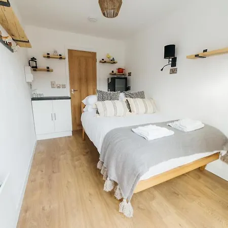 Appartement Delores Eco-pod / Treehouse, Walk To Cabot Circus *